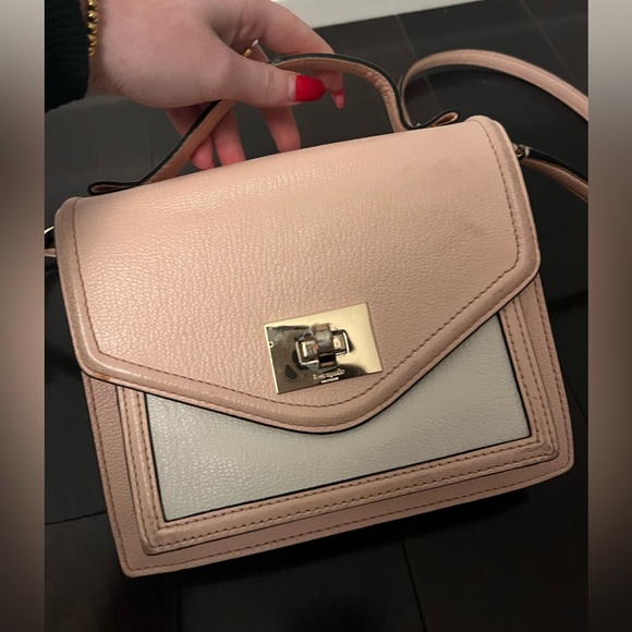 KATE SPADE cross body and handle bag, can be worn both ways. - Picture 2 of 4